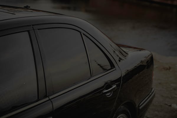 Prix teinte vitre voiture : tout ce que vous devez savoir